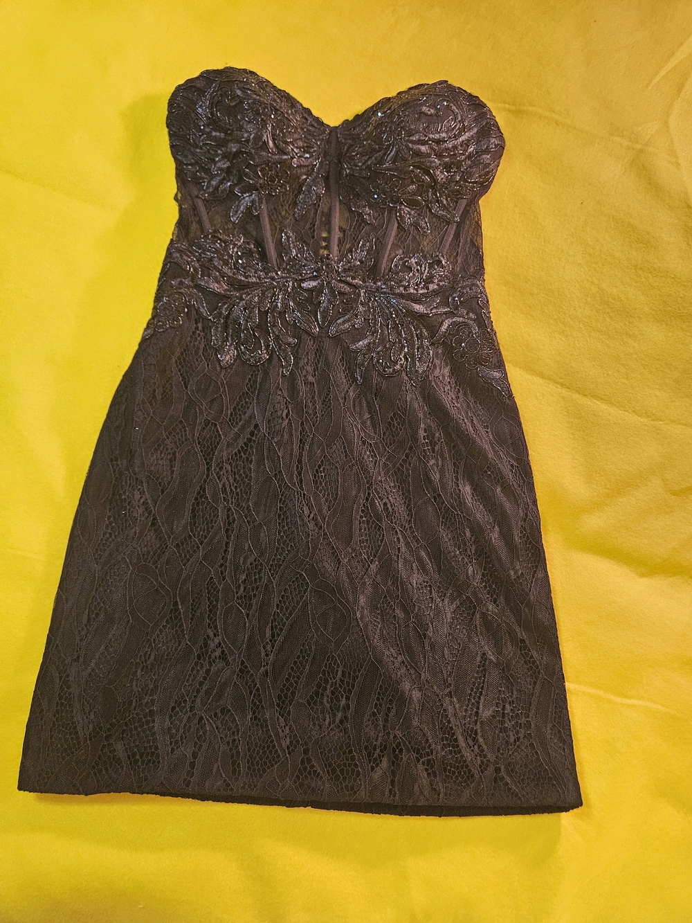 Corset Strapless Black Lace Appliqué Cocktail Dress